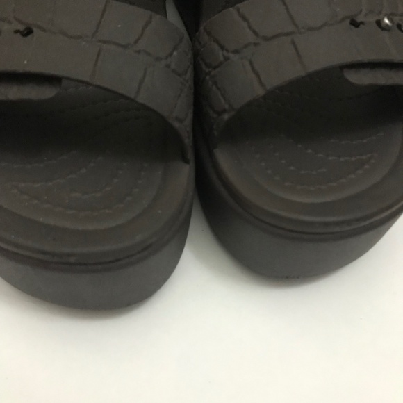 Crocs Women’s Platform Sandals Brown Color Size 9 - Picture 15 of 15